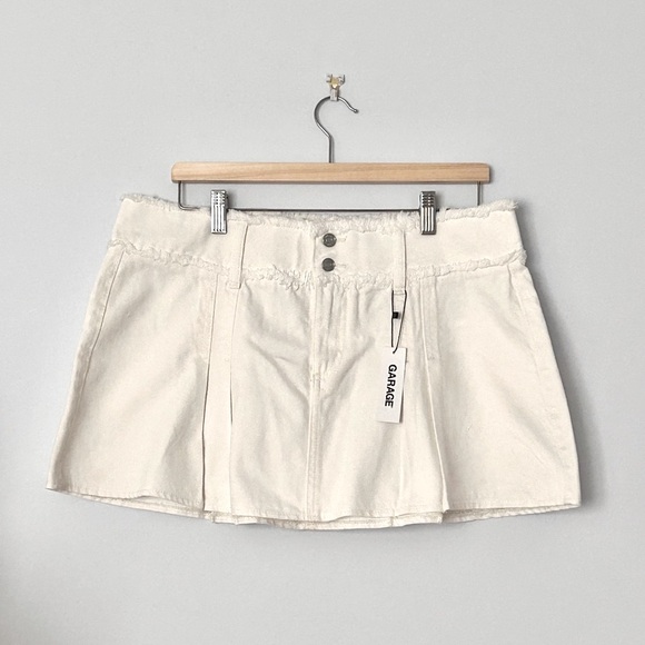 NWT GARAGE mini pleated denim skirt (white) - Picture 1 of 2